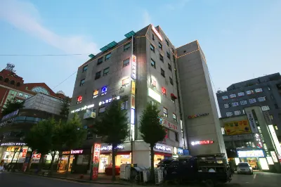 Gangdong (Godeok Station) Woojin Hotels in 