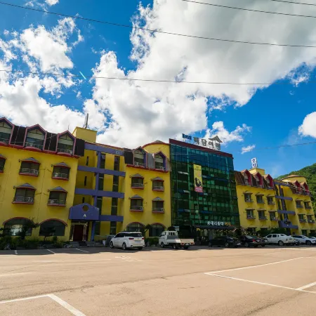 Inje Tourist Hotel Отели рядом с достопримечательностью «Собор Индже»