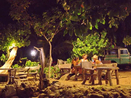 Beachfront Cottage of Koh Pu Отели в г. Остров Джам