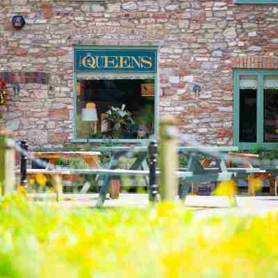 The Queens Chew Magna Hotel Exterior