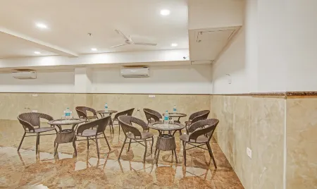 Treebo Aviraj Inn Отели рядом с достопримечательностью «CCD nt vee FC mm be fr j.mj»