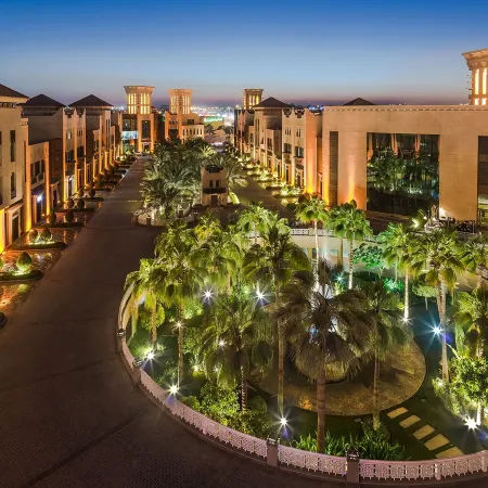 Al Mashreq Boutique Hotel - Small Luxury Hotels of the World Отели рядом с достопримечательностью «Торговый центр Olaya»