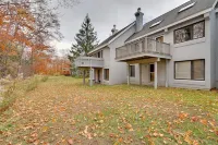 Sunny Stratton Townhome ~ 1 Mi to Skiing! - 3-Star
