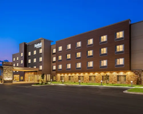 Fairfield Inn & Suites Baraboo Hotels in Baraboo