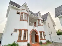 NDalem Abhirama Hotels in Sardonoharjo