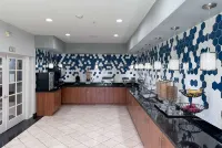 La Quinta Inn & Suites by Wyndham Tulare - breakfast