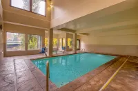 Holiday Inn Express PORTLAND SE - CLACKAMAS AREA by IHG - Pool