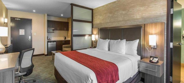 Comfort Inn & Suites Airport North Hotels in Calgary