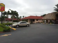 Super 8 by Wyndham, Florida City/Homestead/Everglades - parking