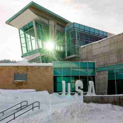 DoubleTree by Hilton Park City - the Yarrow Hotel Exterior