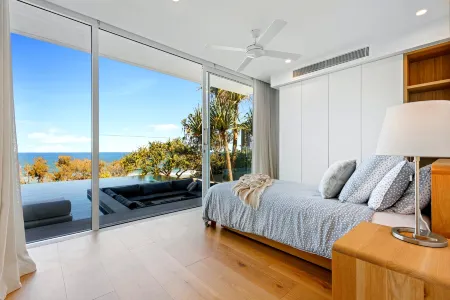 Luxico Beaches at Sunrise (Heated Pool)