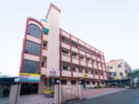 Itsy Hotels Mansi Hotels near Nashik Road Station