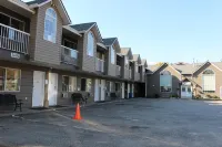 Monashee Lodge