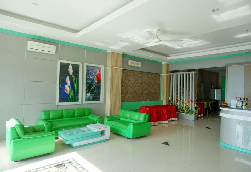 4. RedDoorz..