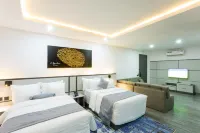 De-Signature Tower Hotel - 3-Star