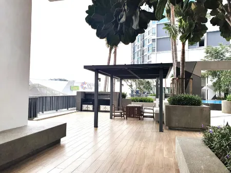 Casa Sabrina's Family Suite @ Liberty I-City Отели в г. Шах-Алам