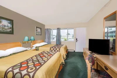Super 8 by Wyndham Quesnel BC Hotels in Quesnel