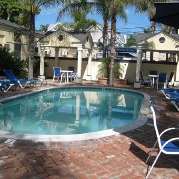 Coronado Island Inn