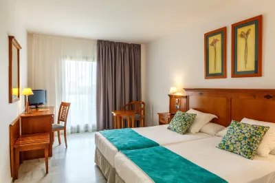 BQ Andalucia Beach Hotel Các khách sạn gần Necropolis Fenicia Trayamar