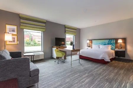 Hampton Inn & Suites Detroit/Allen Park Отели рядом с достопримечательностью «Парк Шампейн»