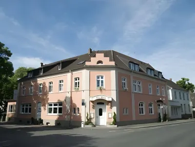 Hotel-Restaurant Alte Mark Hotels in der Nähe von Brückenbaudenkmal A2 "Hesseler"