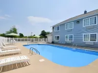 Days Inn by Wyndham Mountain Home - Pools