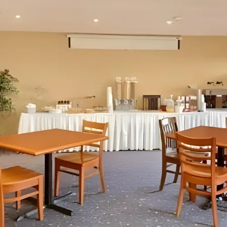 Days Inn by Wyndham Brantford
