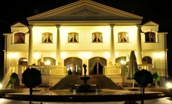 Hotel Palac Akropol - Housity