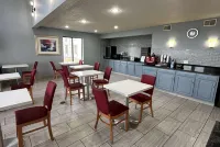 Super 8 by Wyndham Appleton Hotels in Appleton