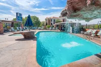 Best Western Coral Hills - مسبح