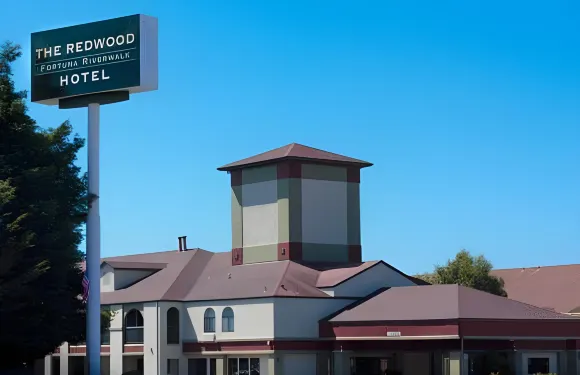 紅木河濱步道酒店