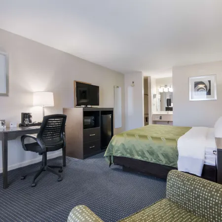 Quality Inn Little Creek Отели рядом с достопримечательностью «Чикс-Бич»