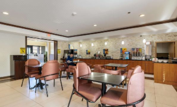 Best Western Plus Oakbrook Inn