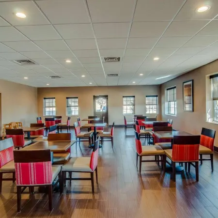 Comfort Inn & Suites Raphine - Lexington Near I-81 and I-64