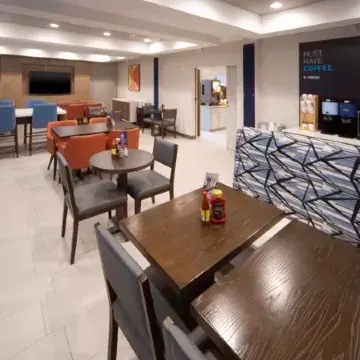 Holiday Inn Express & Suites LITTLE ROCK-WEST by IHG