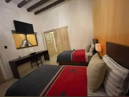 Habitacion I Para 4 Personas 3 Camas Отели рядом с достопримечательностью «Guadalupe Sanctuary»
