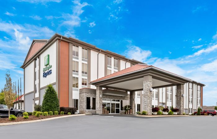 Holiday Inn Express Nashville-Hendersonville, an IHG Hotel