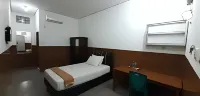 Glenys Inn Ketapang Hotels in Sampit