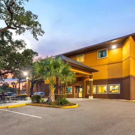 Days Inn by Wyndham Biloxi Beach