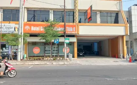 Urban Malioboro KM 0 Отели в г. Gondomanan