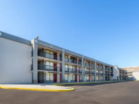 HomeTowne Studios Richmond - Airport/ Sandston Hotels in Sandston