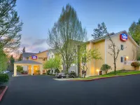 Fairfield Inn & Suites Seattle Bellevue/Redmond Hotels in Bellevue