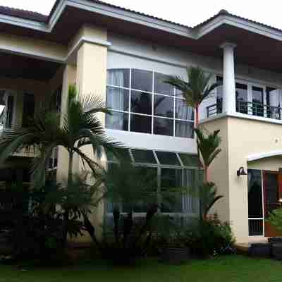 特里帕亞羅姆家庭旅館 Hotel Exterior