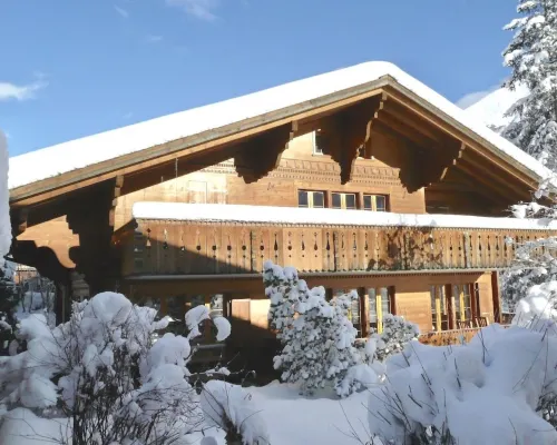 Am Schilf Hotels in Lauenen