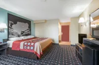 Super 8 by Wyndham Henderson North East Denver Hotels in Thornton