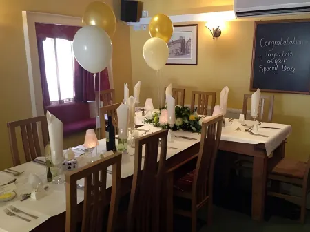 The Brewers Arms Отели рядом с достопримечательностью «Восток Ламбрук Манор Гарденс»