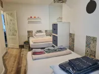 Nice 2 Double Bed in Sunny House in Amsterdam West Hoteller i 