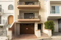 Merill Pool and Sea, Charming Apart 5