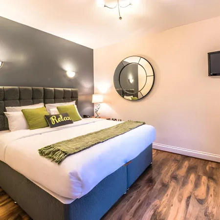 Baylis Park Hotel