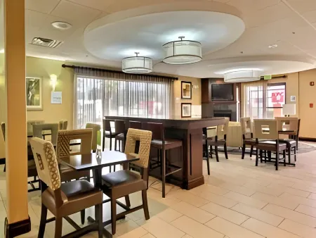 Holiday Inn Express Savannah S I95 - Richmond Hill